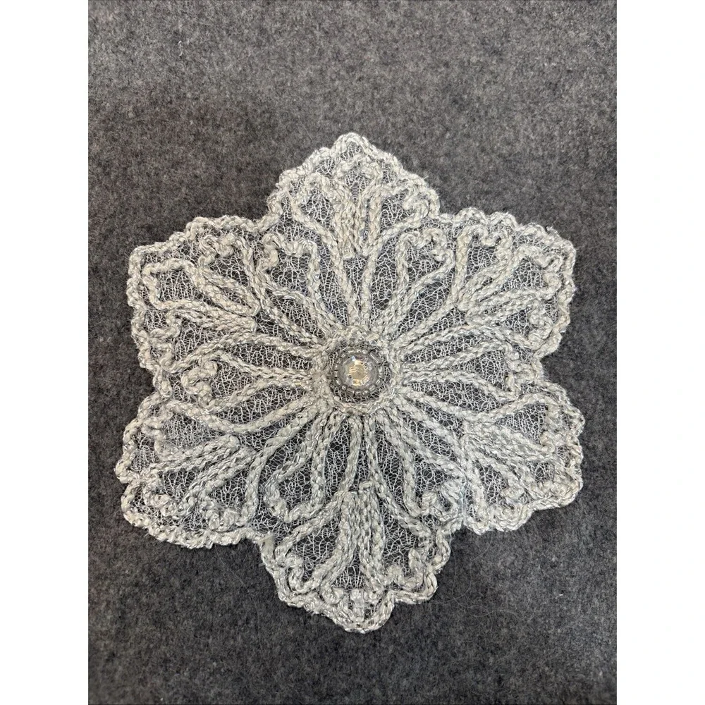 Pier One ANS Snowflake Table Runner Gray & White 14